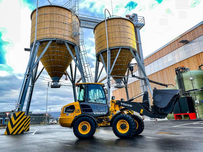 38377 volvoce2