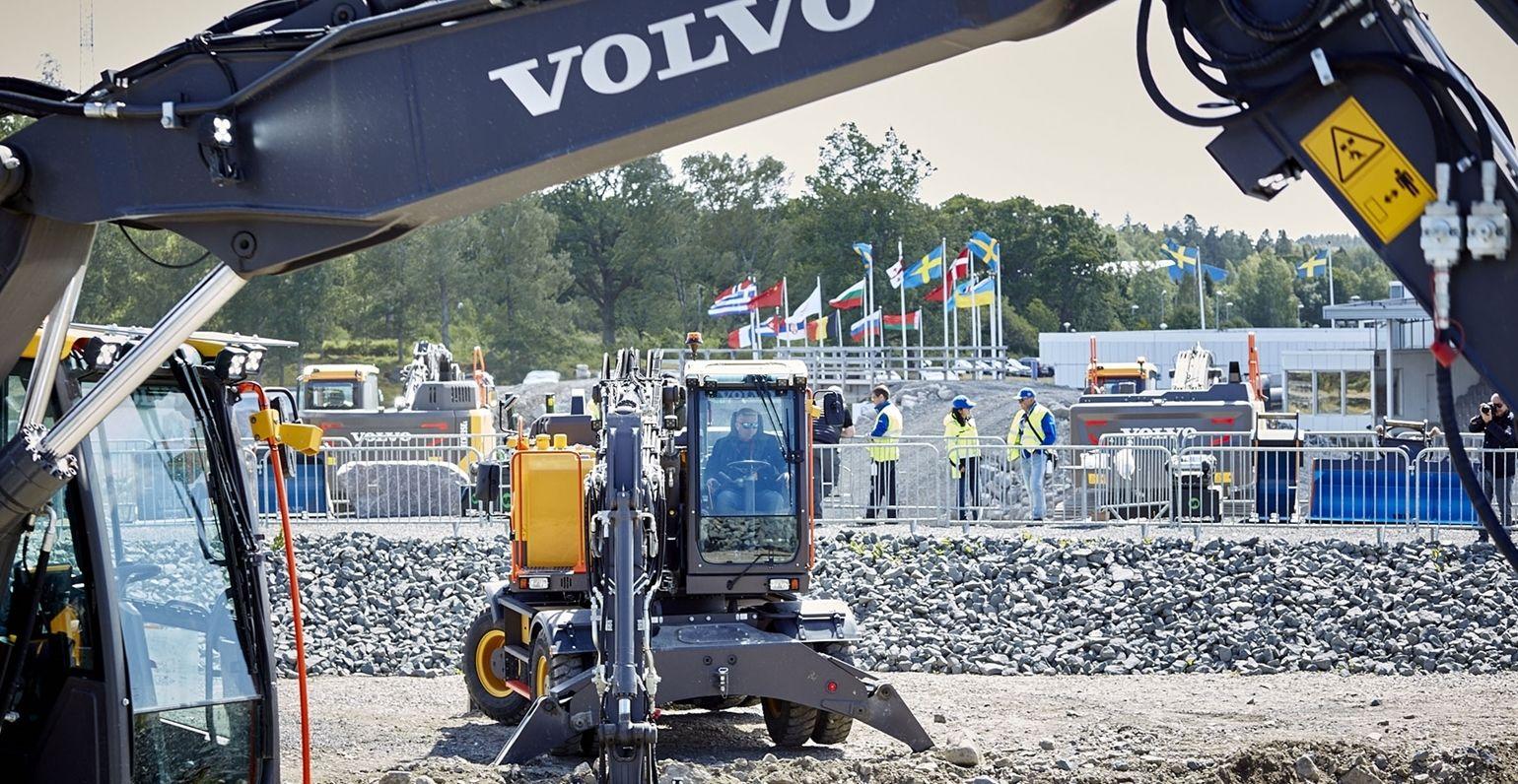 New marketing approach brings volvo ce and customers closer together 01