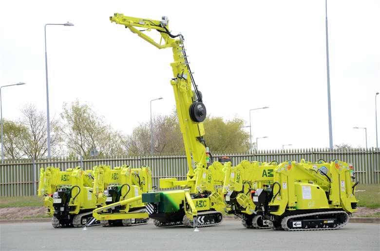 20210831 112550 in a uk first leading crane hire firm amc takes delivery of allnew electric fleet 4