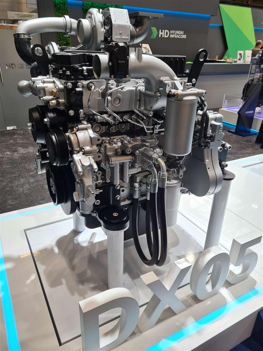 20240424 141747 fourcylinder dx05 engine