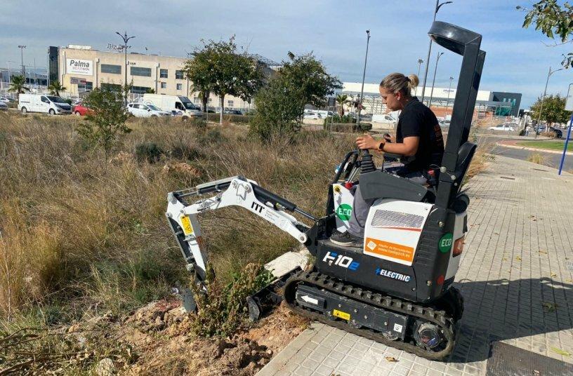 First Bobcat Electric Mini-Excavator in Spain for Rent