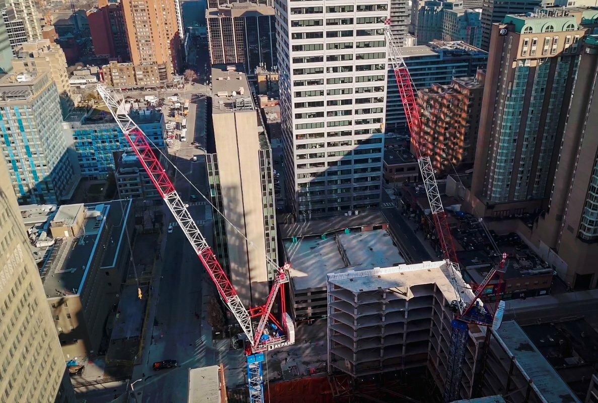 Two Raimondi LR273 luffing cranes for landmark development in Toronto