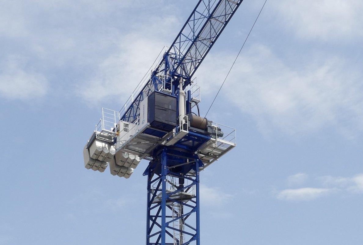 NJC.© - Bauma 2022-Comansa presents the new LCH300 hydraulic luffing jib crane