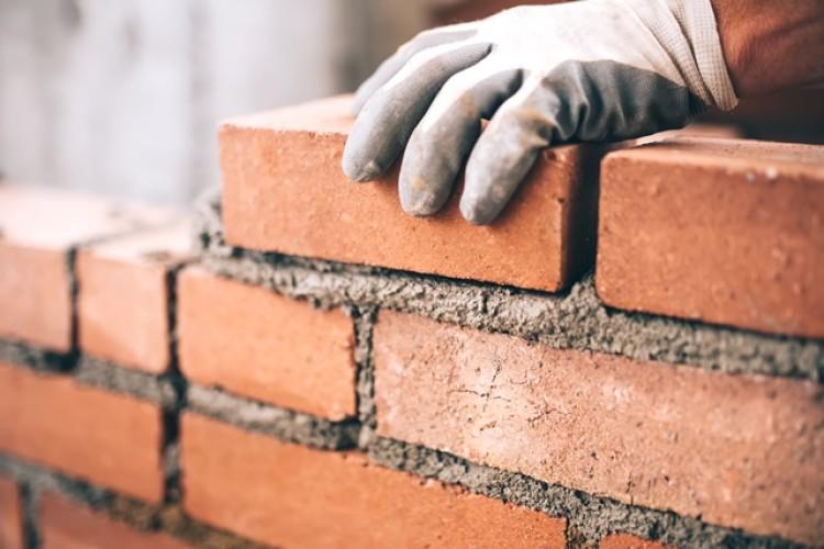 750x500 top 1545374850 house builder brick