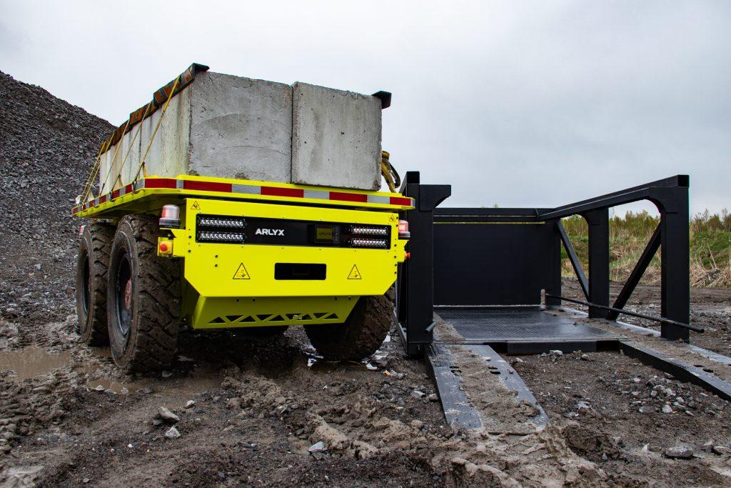 Arlyx automation vehicle autolatch 1024x683
