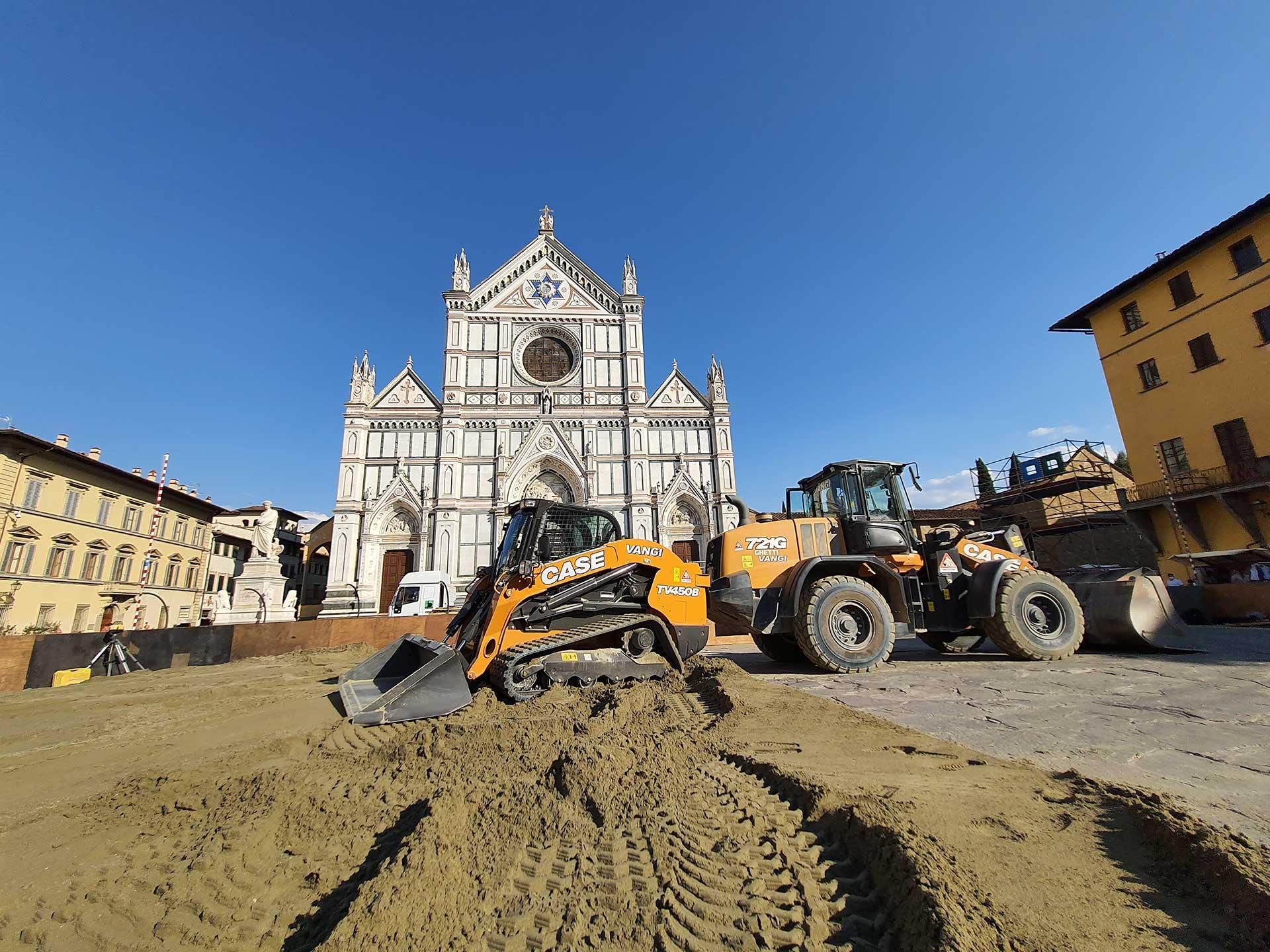 Case prepara il campo per il calcio storico fiorentino 01