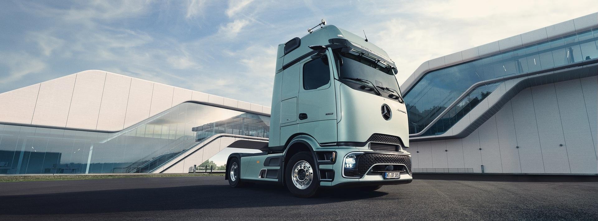 Daimler Trucks-The new Actros L from Mercedes-Benz Trucks with its futuristic