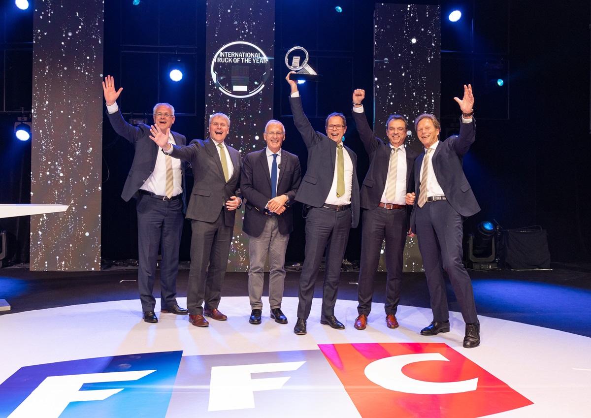 Daf xf xg xg plusinternational truck of the year 2022 handover