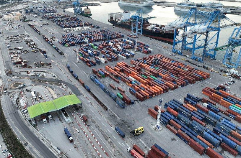 Kalmar hybrid straddle carriers to help Med Europe Terminal improve environmental performance