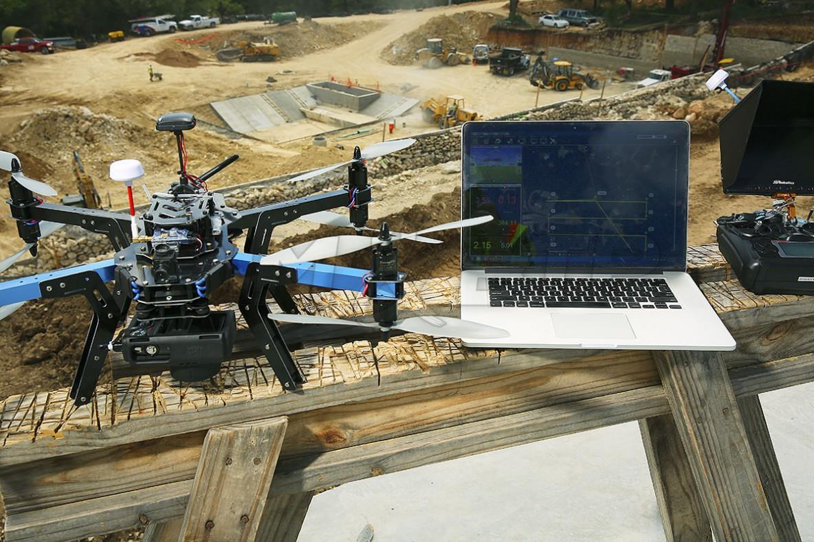 Drone construction chantier levage bim