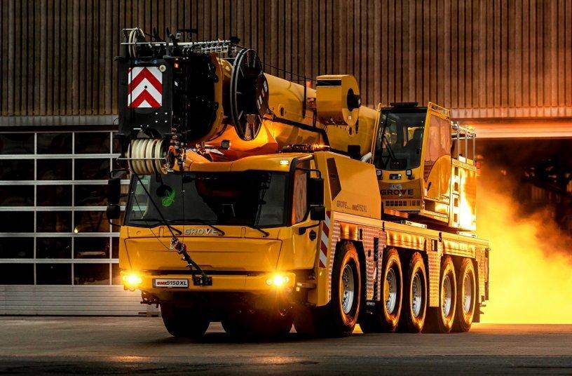 Grove presents two new five axle all terrain cranes at customer events in wilhelmshaven grove gmk5150xl 2 389