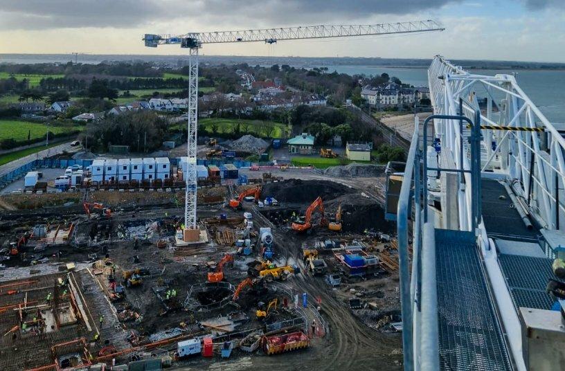 Irish cranes installs four raimondi flat tops for walls construction on major new seafront development in dublin acc