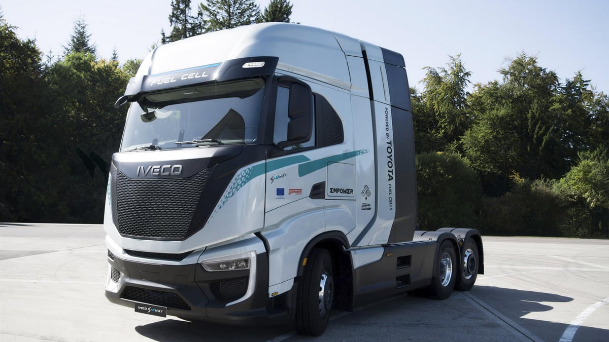 Iveco s eway artic fuelcell empower