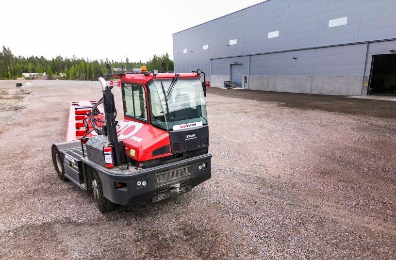 Kalmar heavy terminal tractor 67a