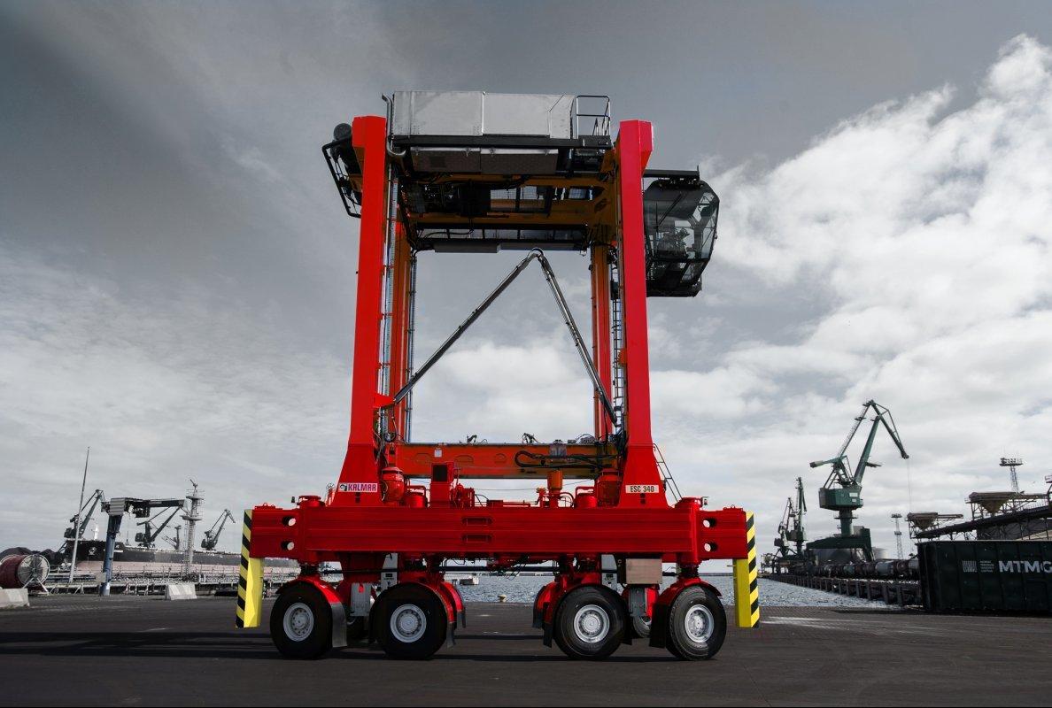 Kalmar straddle carrier ff9