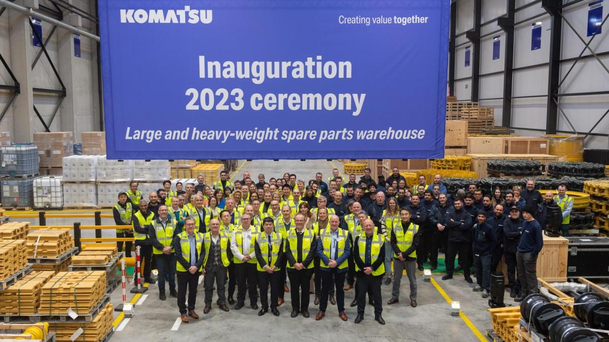 Komatsu vilvoorde 2023 genodigden en medewerkers van het magazijn 1