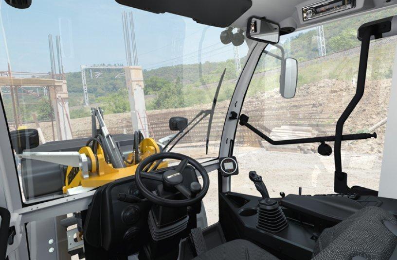 Liebherr compact loaders cabin 96dpi 218