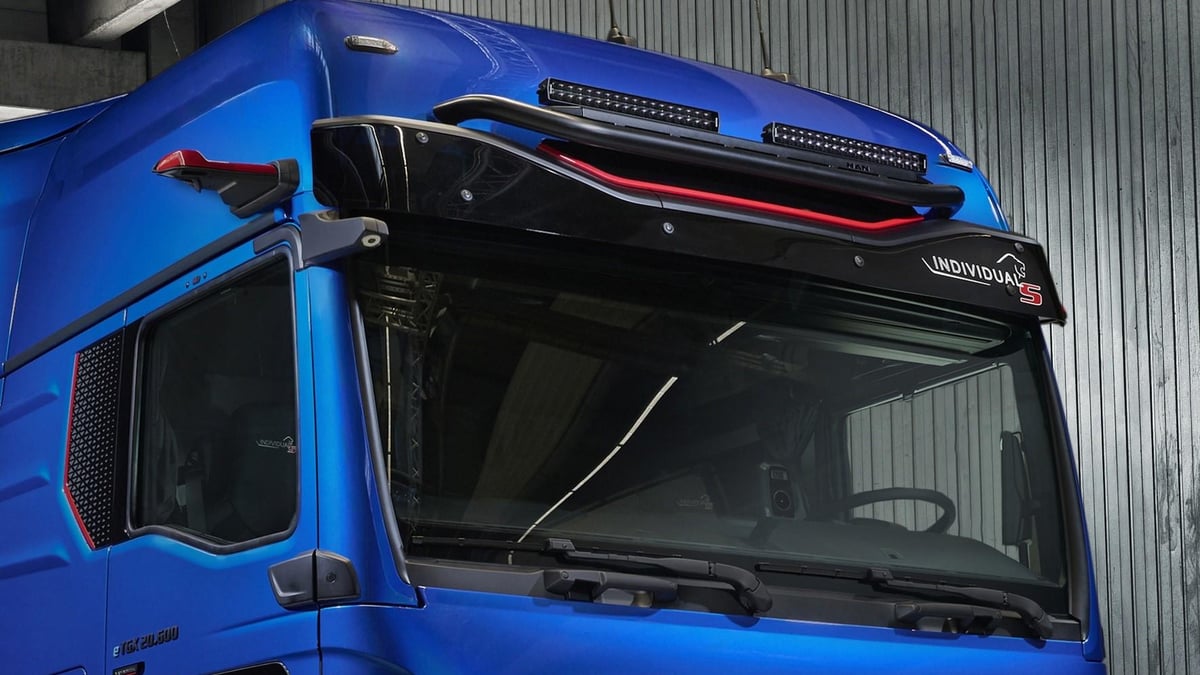 Man new etgx deeper windscreen cut out thanks to lower mounted windscreen wipers