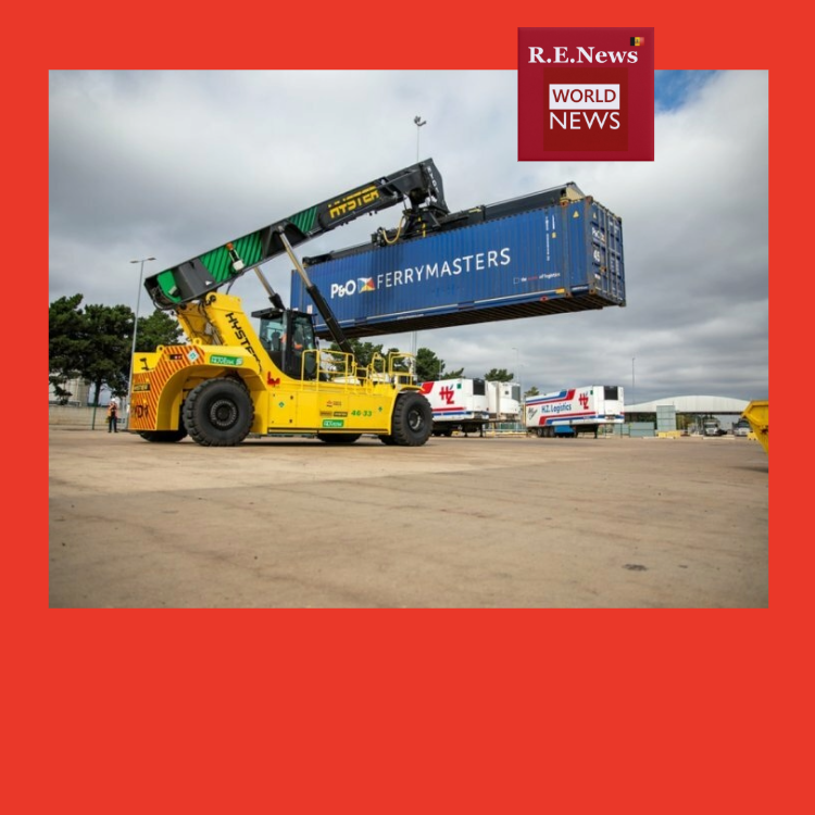 Hyster® delivers United Kingdom’s first hydrogen fuel cell-powered ReachStacker to the Port of Tilbury