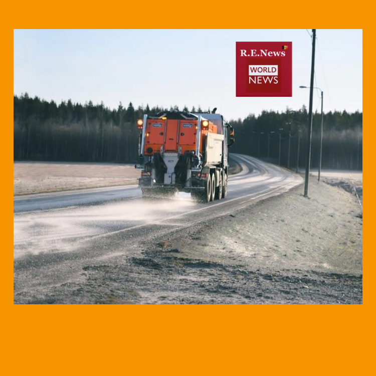 Hilltip unveils new IceStriker LION 8-15 Highway Combi Spreader