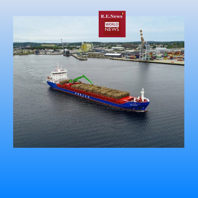 SENNEBOGEN Self-Discharger: MV Nor Viking Handles Bulk Cargo and Timber with a SENNEBOGEN 875 E