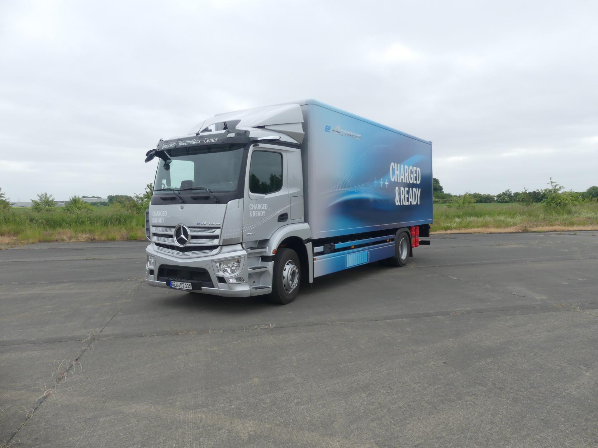 R.E.N.© Publi-reportage Daimler Trucks test june 2023 Belgium