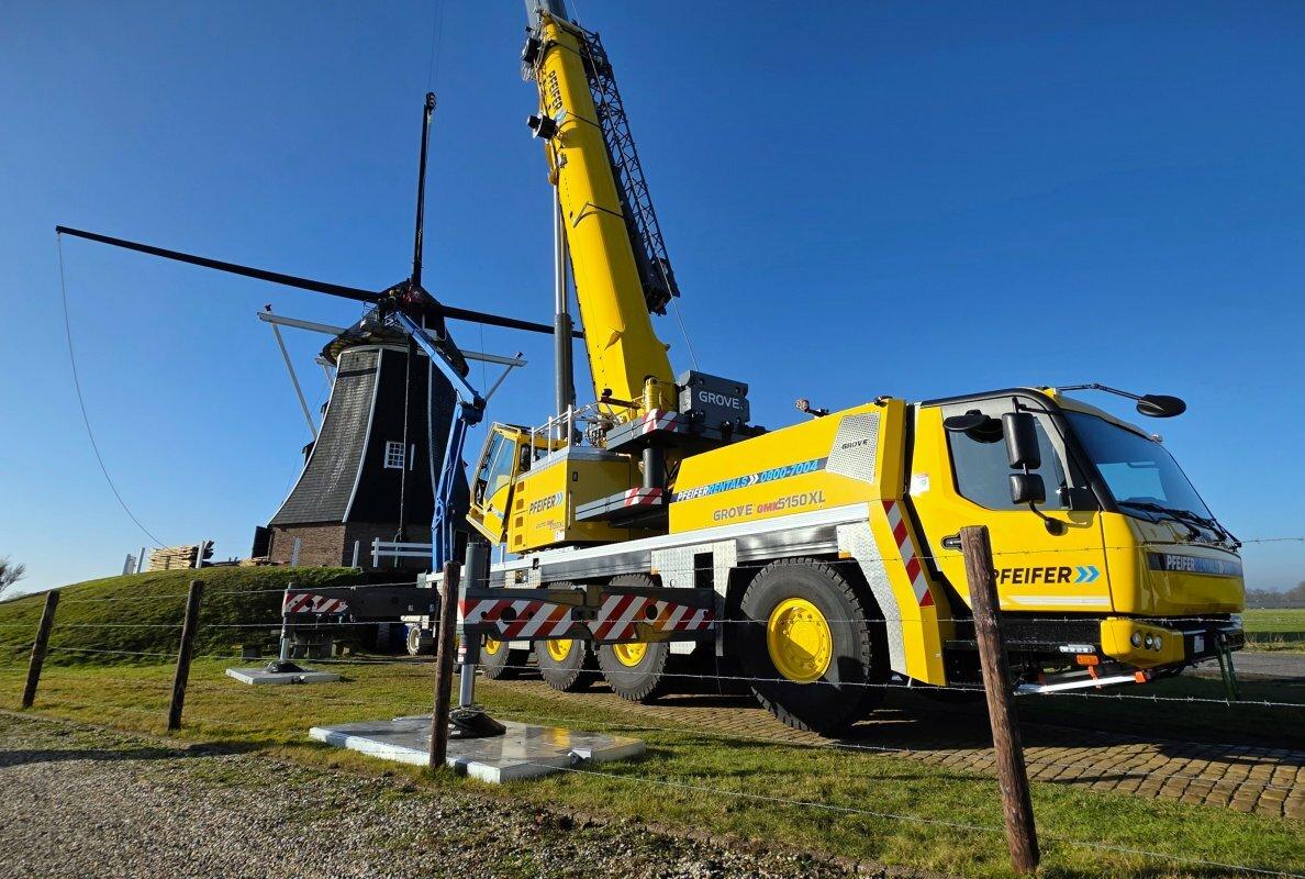 Pfeifer group sends grove gmk5150xl to handle delicate restoration work on a 200 year old windmill 01 69a