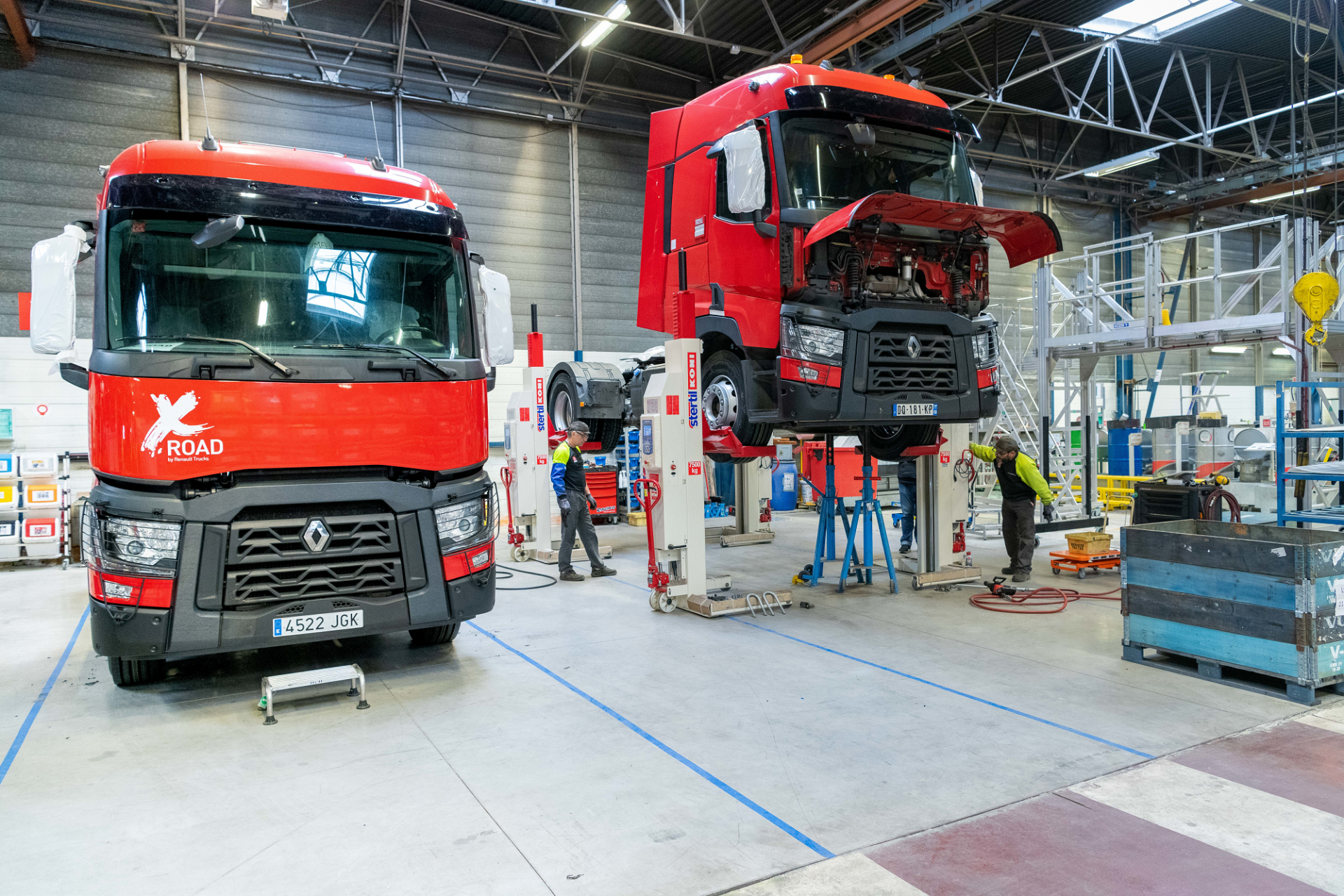 Renault trucks used trucks factory bourg en bresse 02