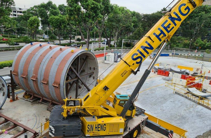 Singapores first grove gmk5250xl 1 delivered to sin heng heavy machinery 02 4f3