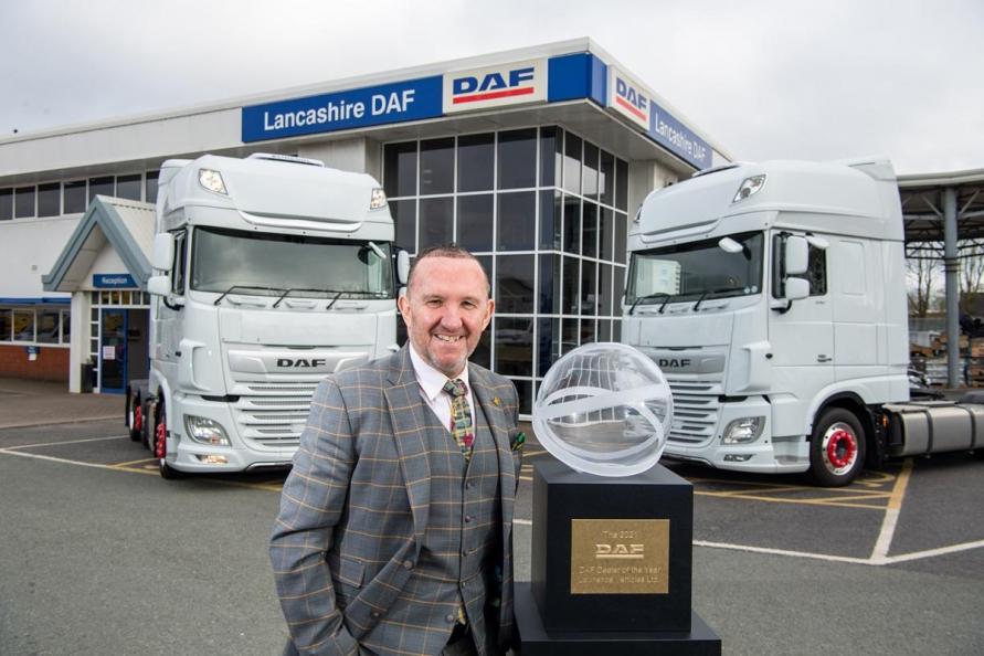 The british dealer group lawrence vehicles has been awarded daf dealer of the year 2021 01