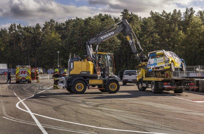 Volvo ce helps elevate motorsport safety 02 3df