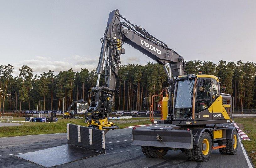Volvo ce helps elevate motorsport safety 03 657