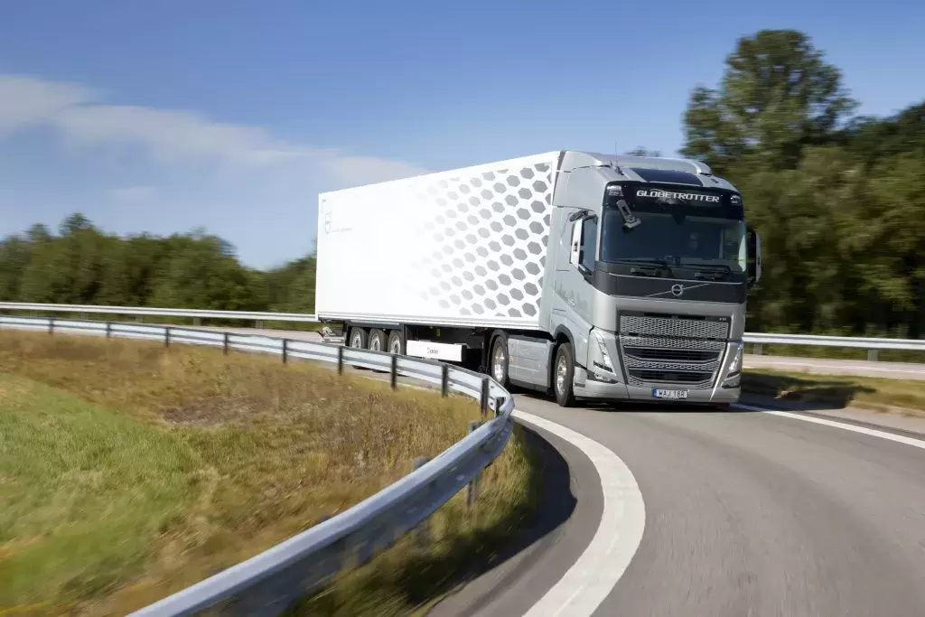 Volvo trucks increases i shift gearbox shifting speed