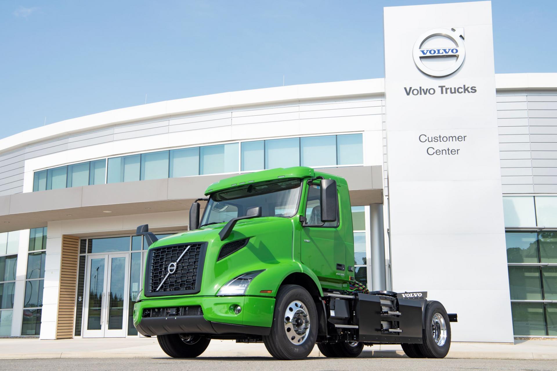 Volvo trucks manhattan beer first volvo vnr electric on production line2