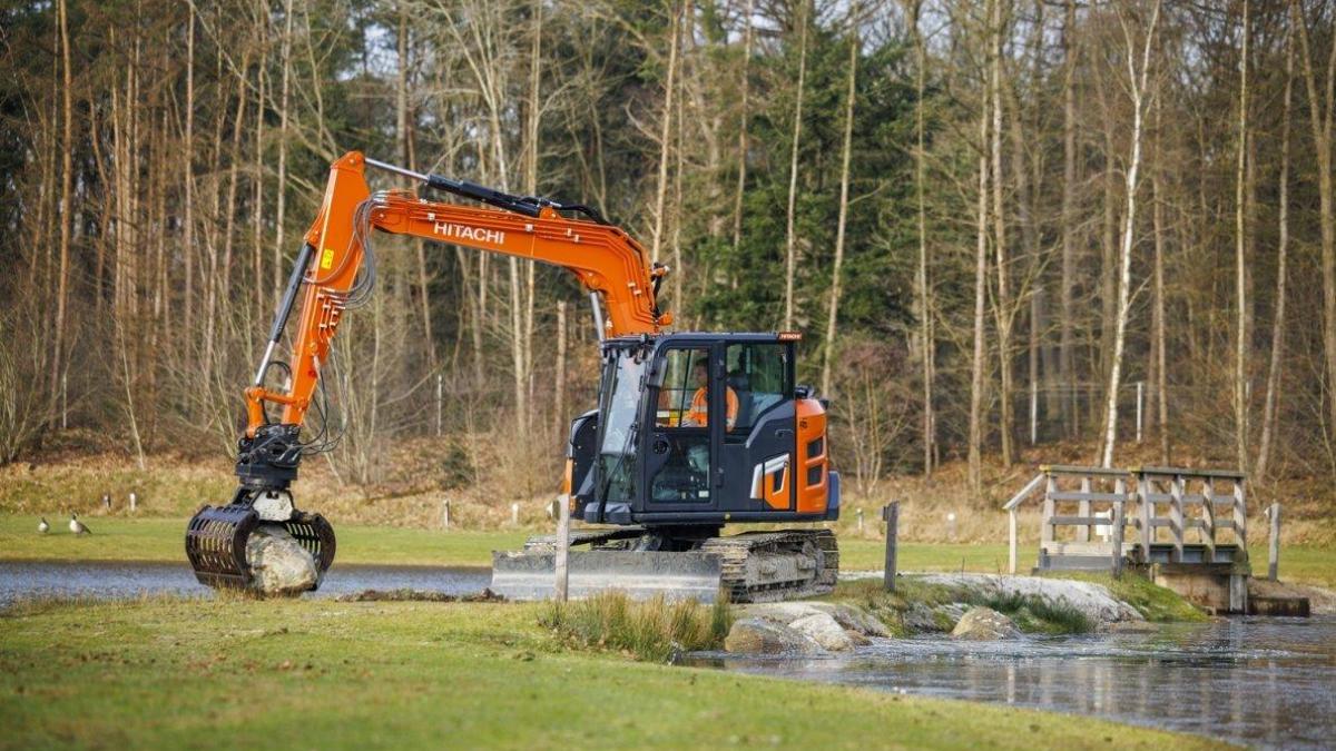 Zx95us 7 medium excavator hitachi construction machinery img015 high c9d